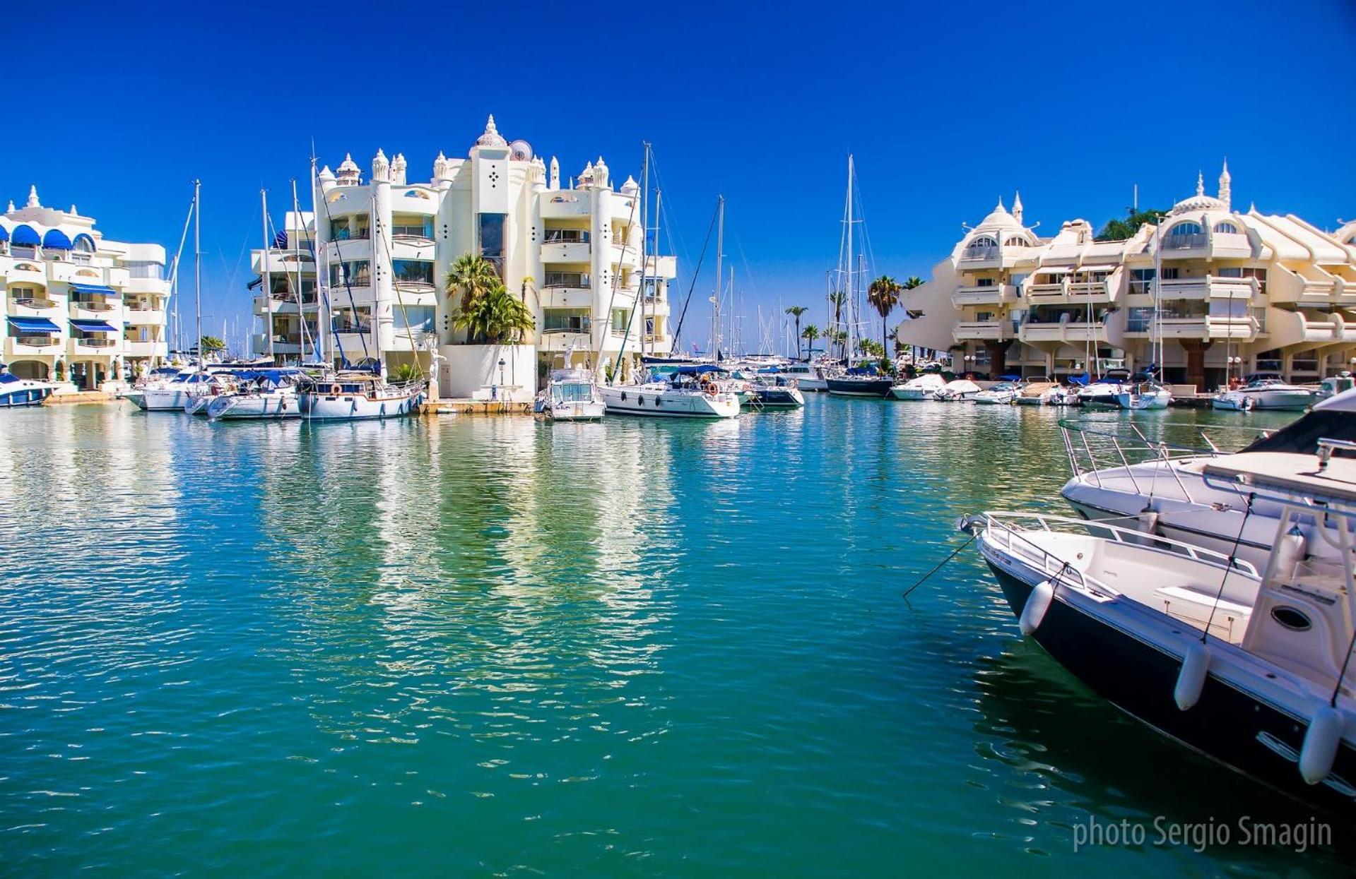 135 Agata Apartamentos. Piscina Y Playa. A Corta Distancia Del Centro. เบนัลมาเดนา ภายนอก รูปภาพ