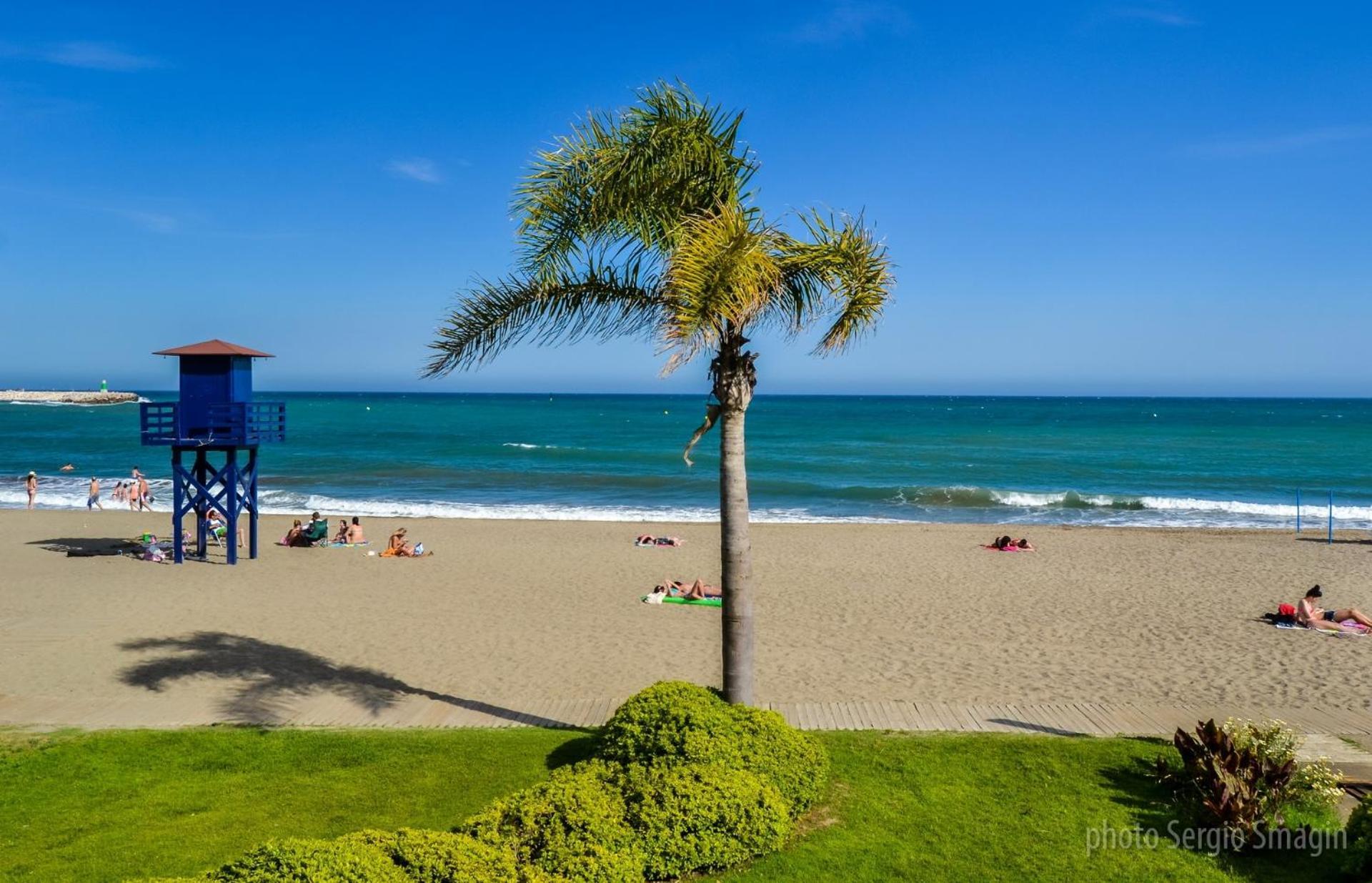 135 Agata Apartamentos. Piscina Y Playa. A Corta Distancia Del Centro. เบนัลมาเดนา ภายนอก รูปภาพ